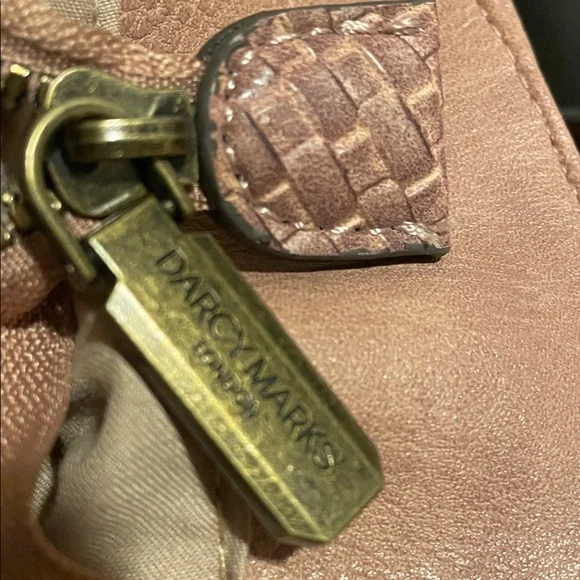 Darcy Marks London Vegan-Taupe Leather Shoulder Bag - Picture 3 of 7